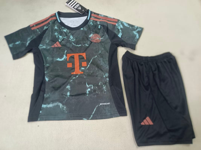 Conjunto Infantil Bayern de Munique III 2024/25 - Away