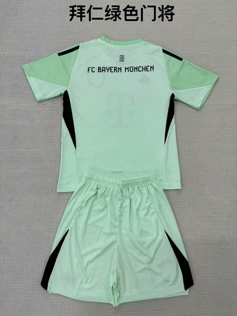 Bayern Munich  goalkeeper light green  25/26