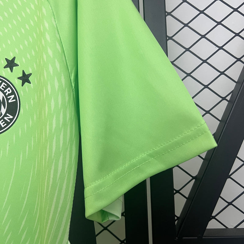 Bayern Munich  Goalkeeper Green 25/26