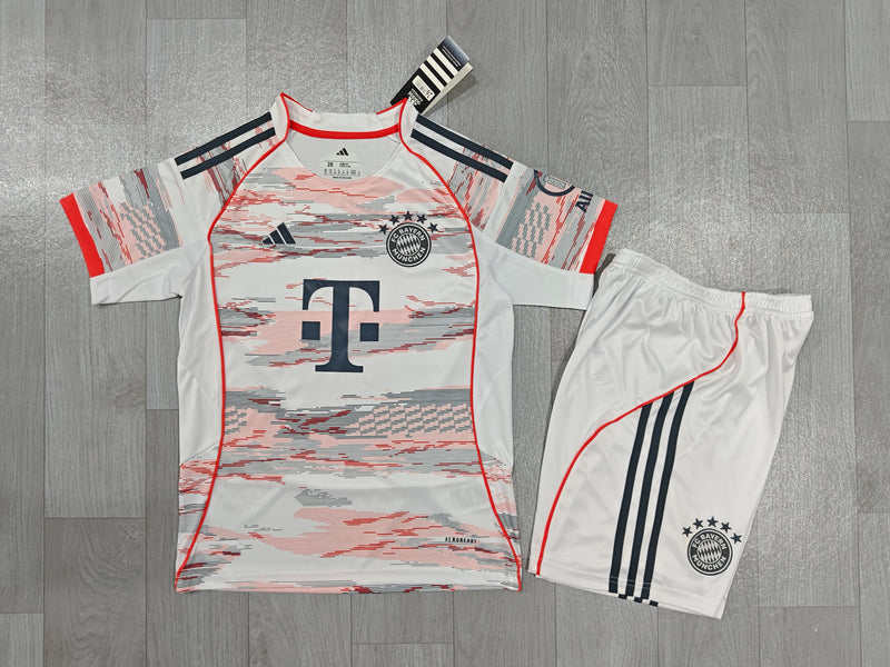 Bayern Munich Away tribute to 20 years/Allians Arena Tomas Müller 25/26