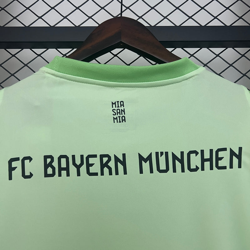 Bayern Munich  Goalkeeper Green 25/26