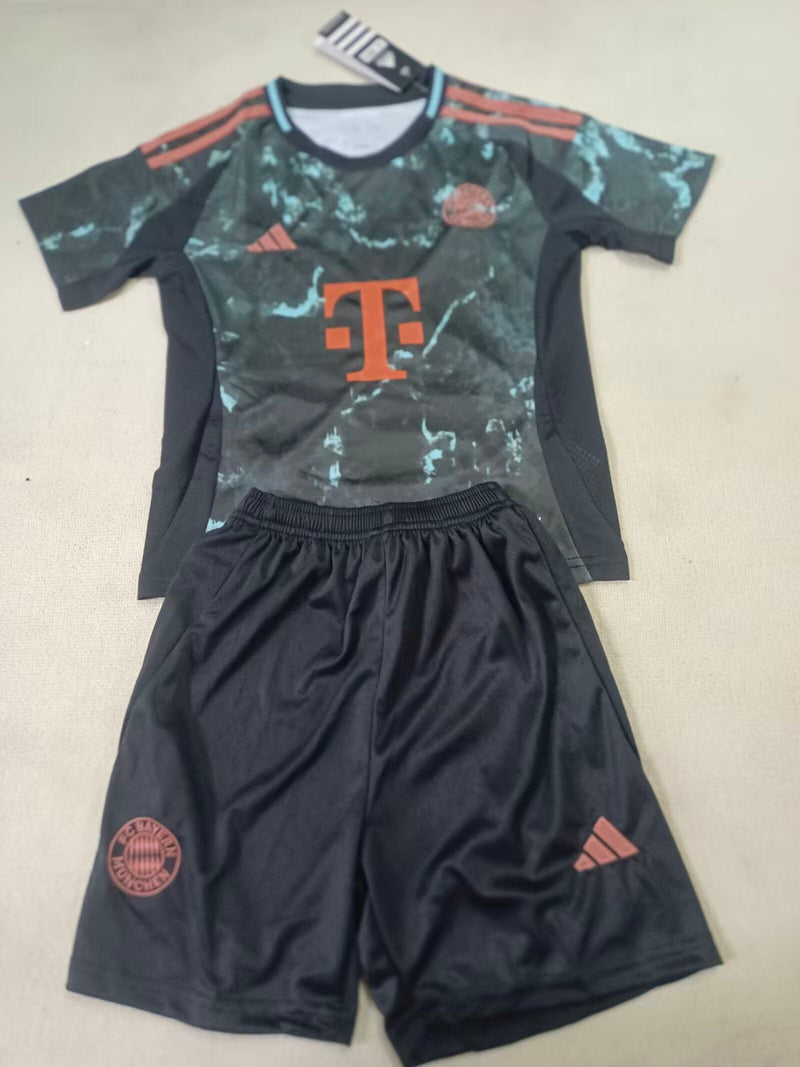 Conjunto Infantil Bayern de Munique III 2024/25 - Away
