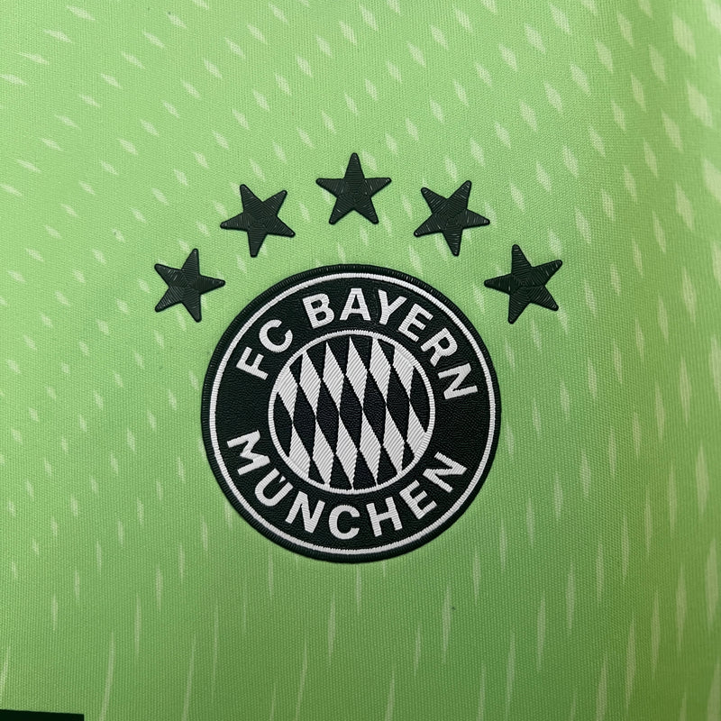 Bayern Munich  Goalkeeper Green 25/26