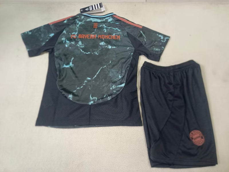 Conjunto Infantil Bayern de Munique III 2024/25 - Away